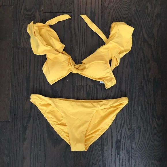 Robin Piccone Yellow Ruffle top Bikini - Picture 3 of 3